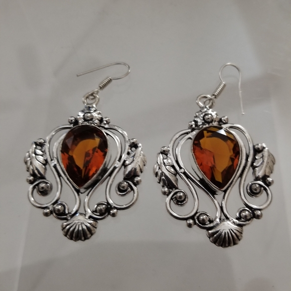 WONDERFUL EARRINGS NWOT - Picture 3 of 6